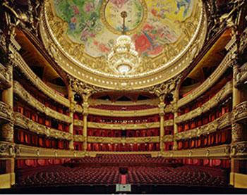 L'Opéra Garnier, a Parigi, monumentale espressione architettonica del Secondo Impero francese